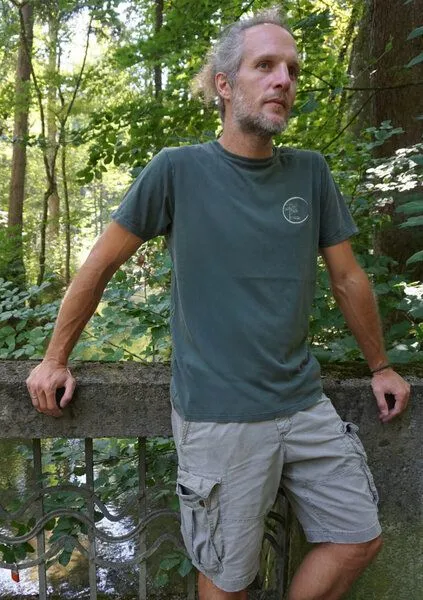 Life-Tree Life-Tree Shirt aus Biobaumwolle mit Brustmotiv für Herren "Circle", Grün, – Produktbild 5 von 5