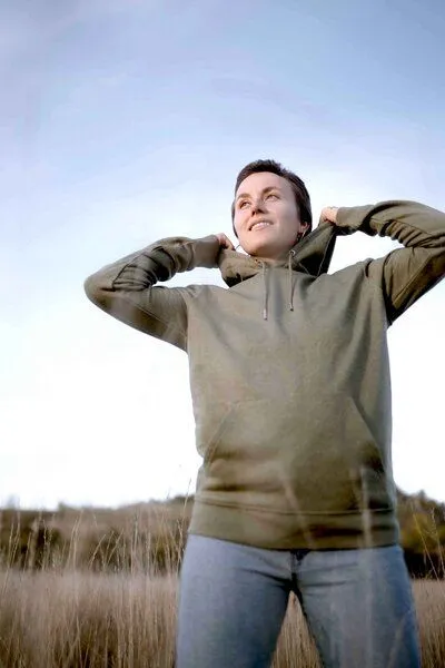 Kultgut Kultgut Vegan Kapuzenpullover aus Biobaumwolle & Upcycling, Naturgrünmeliert, – Produktbild 4 von 4