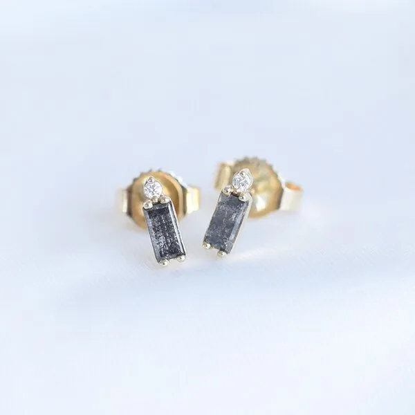 Eppi Eppi Ohrringe mit Baguette und Round Diamanten Xene, Weiss, – Produktbild 2 von 4