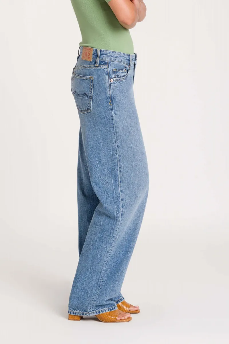 Kings Of Indigo Kings of Indigo Damen vegan Jeans Joan | Cindy Mid Washed Blau, Blau, – Produktbild 2 von 2