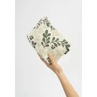 MELA Große Kosmetiktasche | von MELA | Fairtrade & GOTS zertifiziert, Greige / green leaf print, – Produktbild 1 von 2