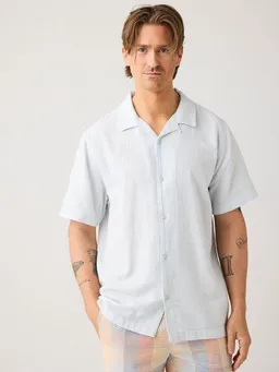 KnowledgeCotton Apparel KnowledgeCotton Apparel Lockeres Kurzarmhemd aus Bio-Baumwolle – Produktbild 1 von 1