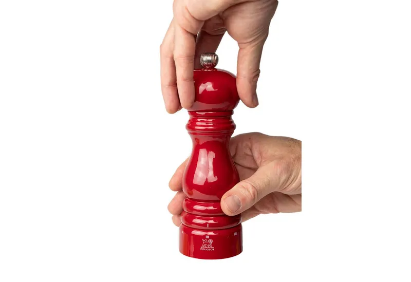 PEUGEOT Pfeffermühle PARIS 18cm Passionsrot Lackiert Buchenholz Stahlm Manuell Manuell, Rot, – Produktbild 5 von 5