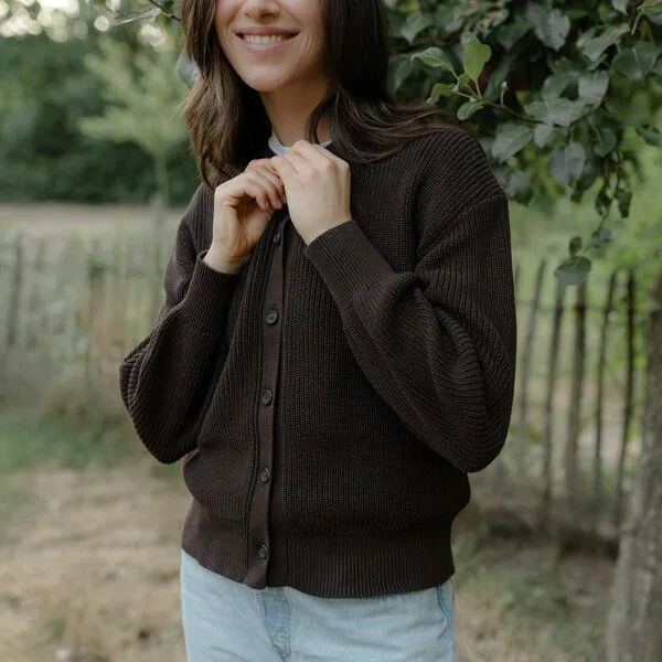 NORDLICHT NORDLICHT Grobstrick Rundhals Cardigan aus 100% Baumwolle ROMY, Braun, – Produktbild 3 von 4