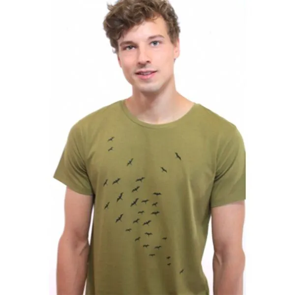 Spangeltangel Spangeltangel T-Shirt "Vogelschwarm", bedrucktes Herrenshirt, Siebdruck, Bio-Baumwolle, Olivgrün, – Produktbild 1 von 4