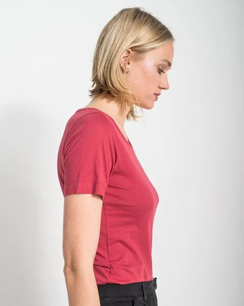 Alma & Lovis Alma & Lovis Basic T-Shirt aus 100% Bio-Baumwolle ‚Tee‘, Rot, – Produktbild 1 von 4