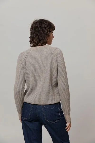 Rifò - Circular Fashion Made in Italy Rifò - Circular Fashion Made in Italy Recycelte Kaschmirwolle Pullover - Emilia, Beige-grau, – Produktbild 3 von 4