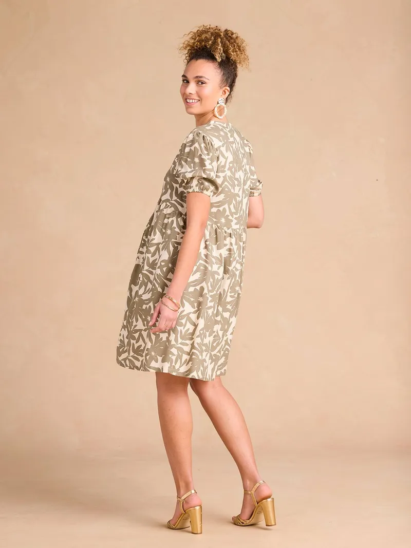 Envie De Fraise Kurzes Kleid für Schwangerschaft und Stillzeit mit Blätterprint ENVIE DE FRAISE, Khaki, – Produktbild 3 von 4