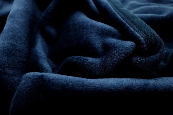 biederlack biederlack Wohn-und Kuscheldecke Unicolour, Dunkelblau, – Produktbild 4 von 4