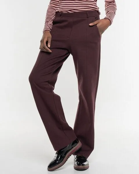 Alma & Lovis Alma & Lovis Edle Hose in Gabardine-Struktur aus feiner Bio-Baumwolle | Gabardine Hose, Grape (rot), – Produktbild 1 von 4