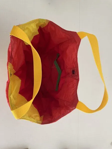 Skrabak Skrabak Upcycling-Tasche aus Segeltuch, Rot-gelb, – Produktbild 4 von 4