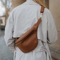 BOWLEANIES TASCHEN BOWLEANIES TASCHEN Große XXL Gürteltasche aus Lederfaserstoff, Braun mit gold, – Produktbild 1 von 1
