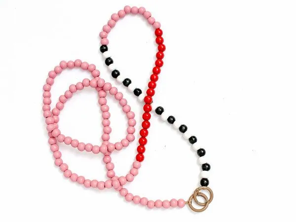renna deluxe renna deluxe Handykette aus Holzperlen, Crossbody lang, Rosa, – Produktbild 4 von 4