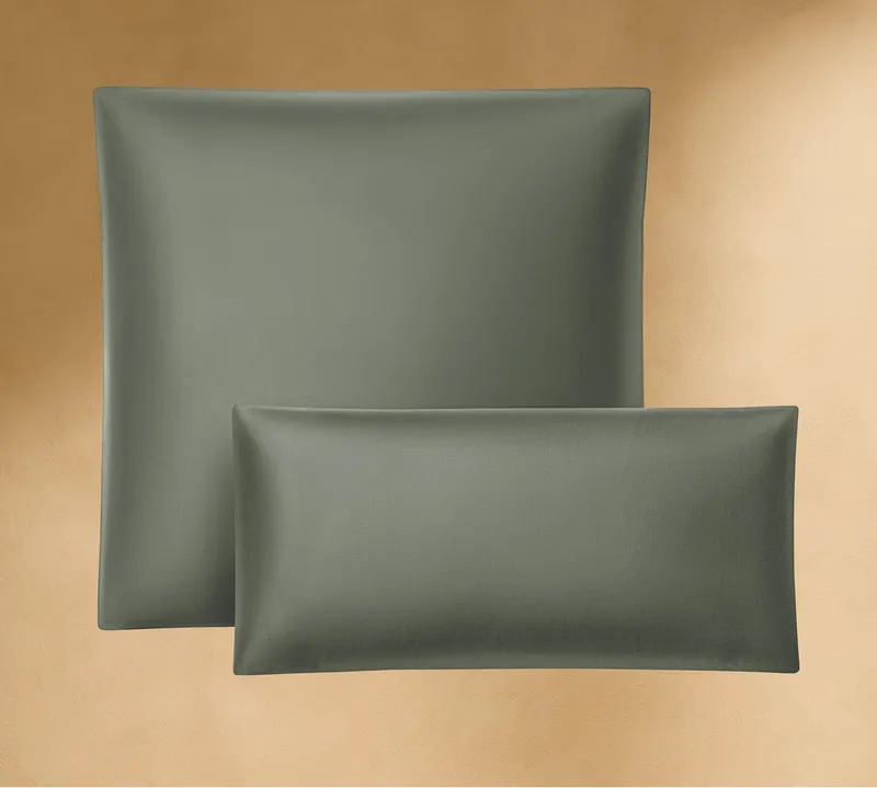 Seralino Kissenbezüge Mako Satin Kissenbezug (100% Bio Baumwolle) weich, hautfreundlich, (2 Stück), Fairtrade/ GOTS zertifizierte uni Kissenhülle mit Reißverschluss, Grün, – Produktbild 1 von 8