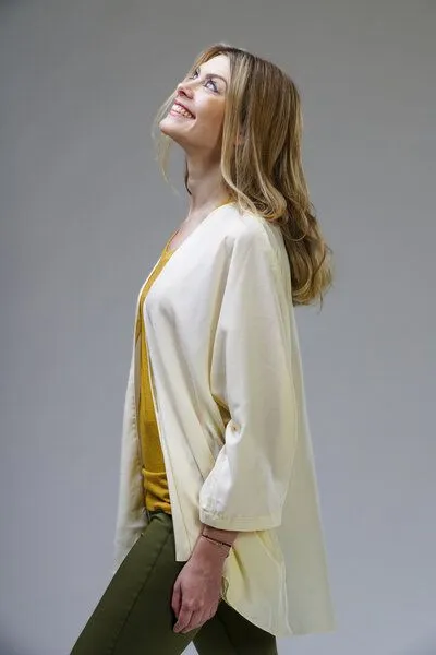 YogiLiebe YogiLiebe Yoga Kimono "Cali" handgenäht aus LENZING ECOVERO, Vanille creme, – Produktbild 1 von 1