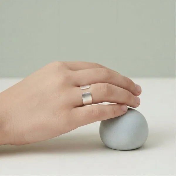 ELEKTROPULLI ELEKTROPULLI Größenverstellbarer Bold Ring ca. 10 mm / Ø 18 mm, Silber, – Produktbild 2 von 3