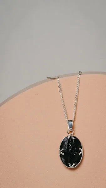 Himal Hemp Himal Hemp VULVA GEMS Silber Halskette mit Anhänger mit biologisch abbaubarem 3D-Druck, Schwarz, – Produktbild 4 von 4