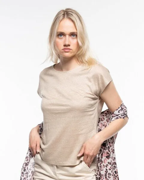 Alma & Lovis Alma & Lovis Elegantes Kurzarmshirt aus 100% Leinen-Jersey | Linen Short Pure, Humus (natur), – Produktbild 1 von 4