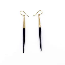 Bawa Hope Bawa Hope Messingohrring "Fine Spike Horn schwarz" – Produktbild 1 von 1