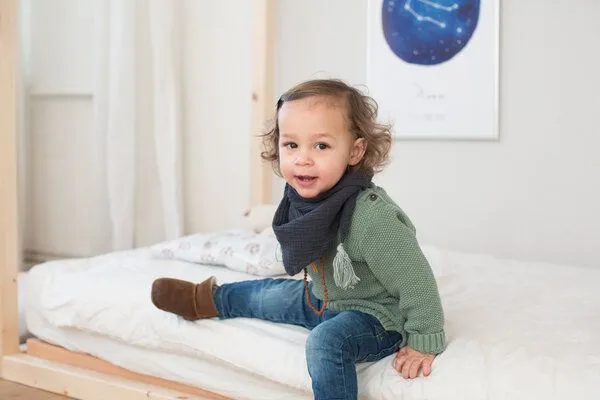 NoniKids Berlin Musselin Schal Kids 8 Farben | Bio Baumwolle | NoniKids Berlin, Hellgrau, – Produktbild 2 von 2