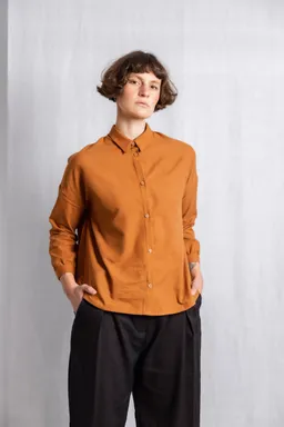 Jyoti - Fair Works Jyoti - Fair Works Damen vegan Bluse Mayank Haselnuss – Produktbild 1 von 1