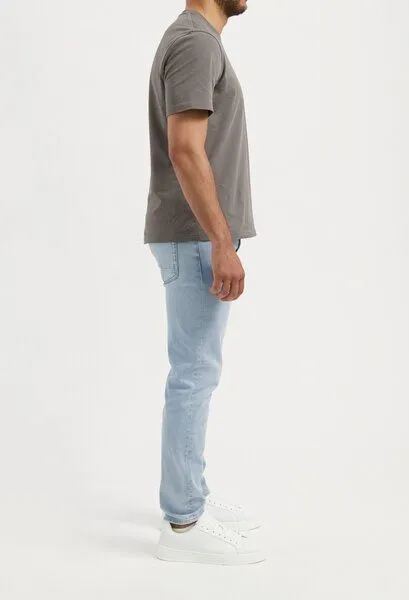 MUD Jeans MUD Jeans Jeans Regular DUNN Low Tapered Comfort aus einem Mix aus Bio-Baumwolle und recycelter Baumwolle (light aged) – Produktbild 5 von 5