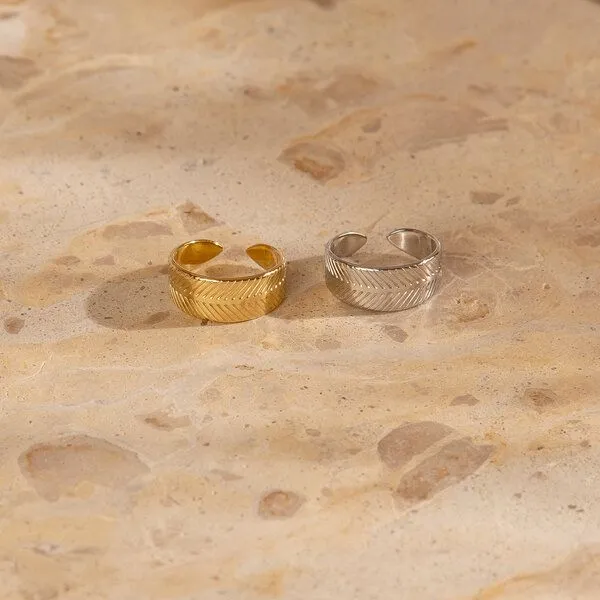 ELEKTROPULLI Größenverstellbarer Bold Hammered Sheet Ring ca. Ø 17 - 19mm von Elektropulli, Silber, – Produktbild 4 von 4