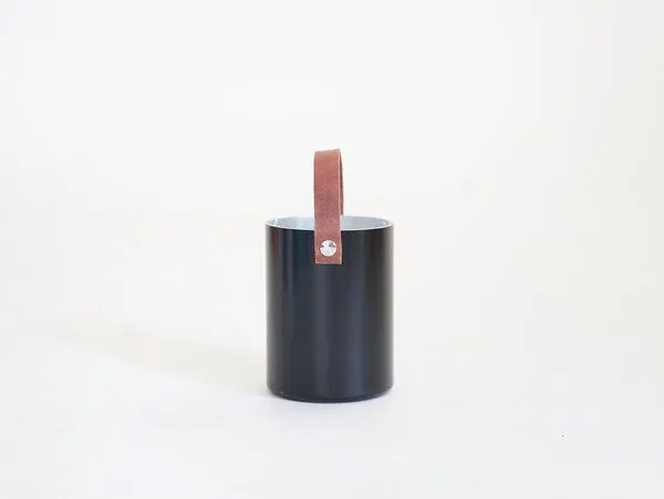 werkvoll by Lena Peter werkvoll by Lena Peter Recycling Feuerlöscher Henkeldose FIRE, Schwarz, – Produktbild 2 von 5