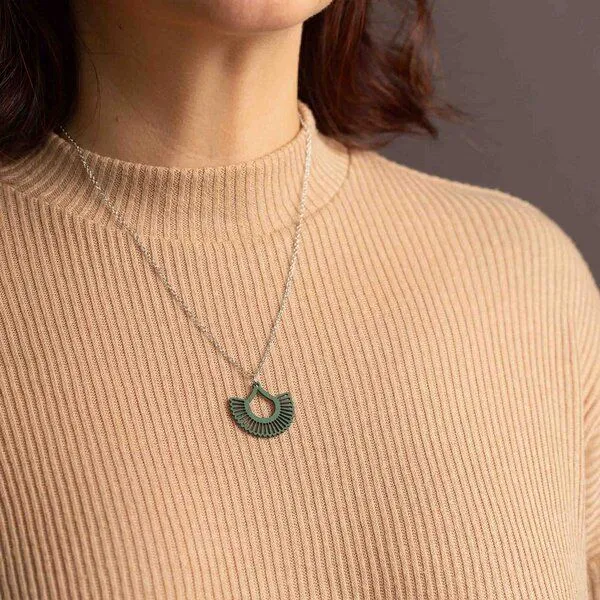 feinformart feinformart Kette mit Holzanhänger 'Boho', Moosgrün (grün), – Produktbild 3 von 5