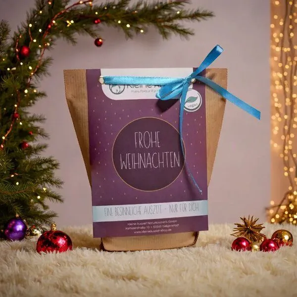 Kleine Auszeit Manufaktur Kleine Auszeit Manufaktur Wellness-Set Frohe Weihnachten - vegan, palmölfrei und plastikfrei – Produktbild 1 von 3