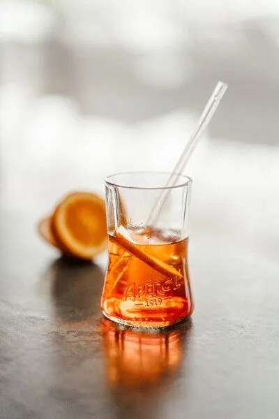 MaBe MaBe 4er Set Aperol Gläser - UPCYCLING aus der leeren 0,7l Flasche MIT 4x Glashalm – Produktbild 3 von 8