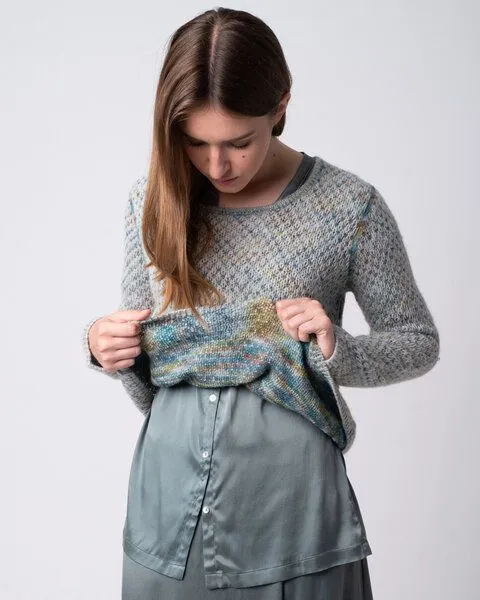 Alma & Lovis Alma & Lovis Wendepullover aus Baby-Aplaka | Handpaint Pullover, Mint, – Produktbild 3 von 4