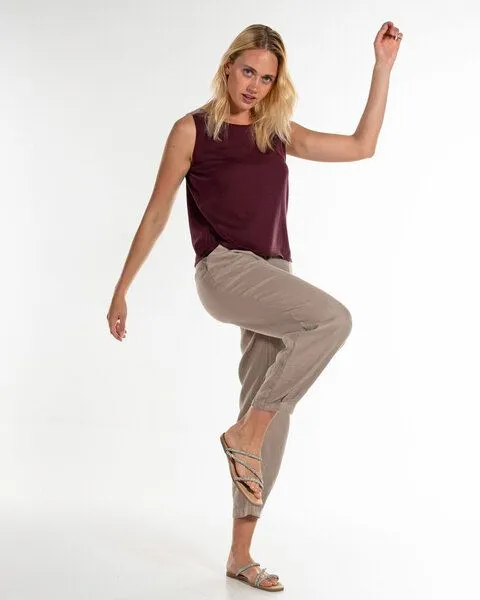 Alma & Lovis Alma & Lovis Leichtes Feinstrick-Top aus reiner Bio-Baumwolle | Knit Top, Feige (lila), – Produktbild 4 von 4