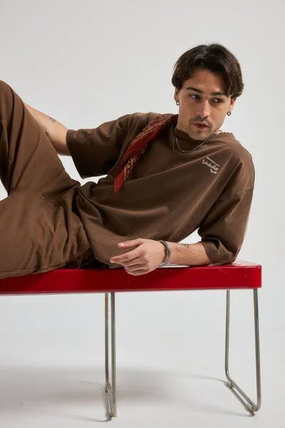 Trendsplant Trendsplant Bench Oversized T-Shirt Saddle Brown, Blau, – Produktbild 3 von 4