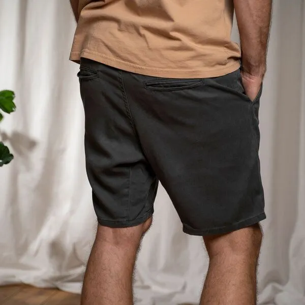 Vresh Clothing Vresh Clothing Vabsi - Shorts aus TENCEL (TM) Lyocell, Dunkelgrau, – Produktbild 2 von 4