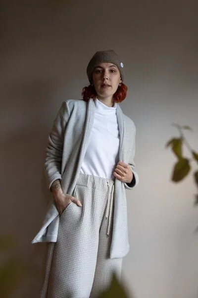 Ecostories Ecostories Cardigan Kuschelwerk aus 100% Baumwollfleece, Hellgrau, – Produktbild 3 von 3