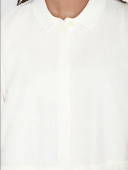 KnowledgeCotton Apparel KnowledgeCotton Apparel Kurzes T-Shirt Kleid - Seersucker - aus Bio-Baumwolle – Produktbild 1 von 1