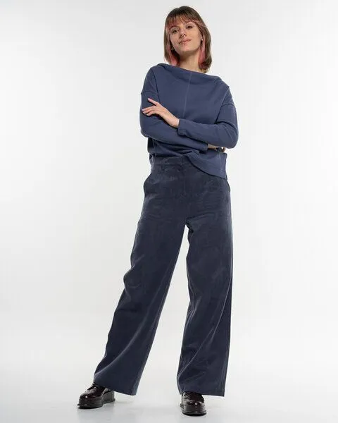 Alma & Lovis Alma & Lovis Sweater mit Wasserfall-Ausschnitt aus Organic Cotton | Gentle Cascade, Crown blue (blau), – Produktbild 2 von 4