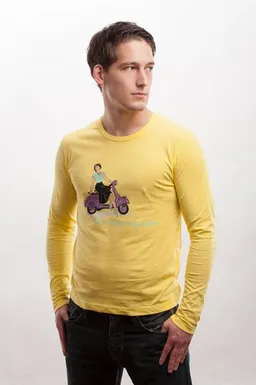 108 Degrees 108 Degrees E-Scooter Longsleeve gelb GOTS – Produktbild 1 von 1