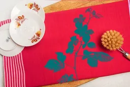 Hirschkind Hirschkind Bio & Fair-Trade-Geschirrtuch "Brombeere" rot – Produktbild 1 von 1