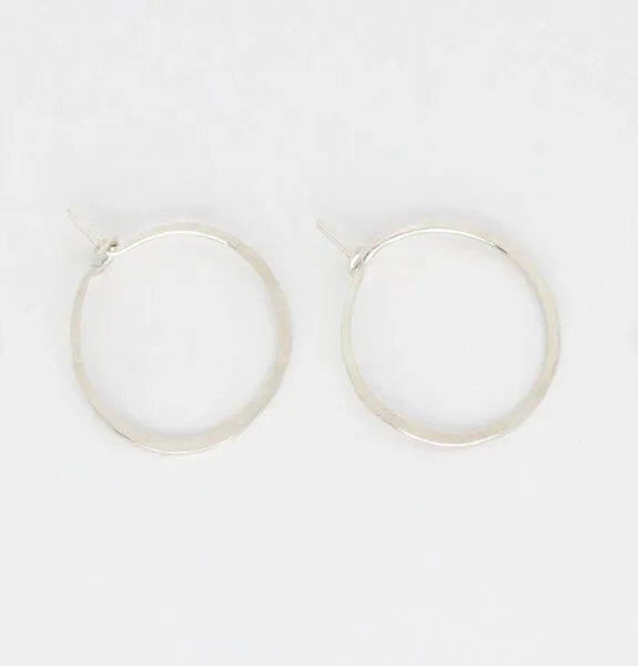 BELLYBIRD Jewellery BELLYBIRD Jewellery CREOLEN - Kreis, gehämmert, S/M/L, Silber, – Produktbild 1 von 4