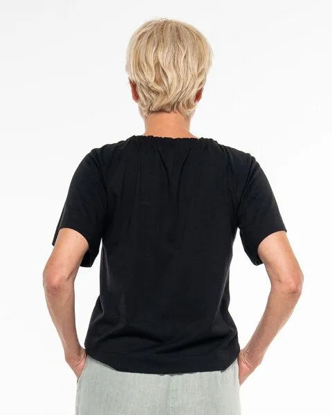 Alma & Lovis Alma & Lovis Charmantes Blusenshirt aus Organic Cotton | Jersey Blouse, Raven (schwarz), – Produktbild 4 von 4