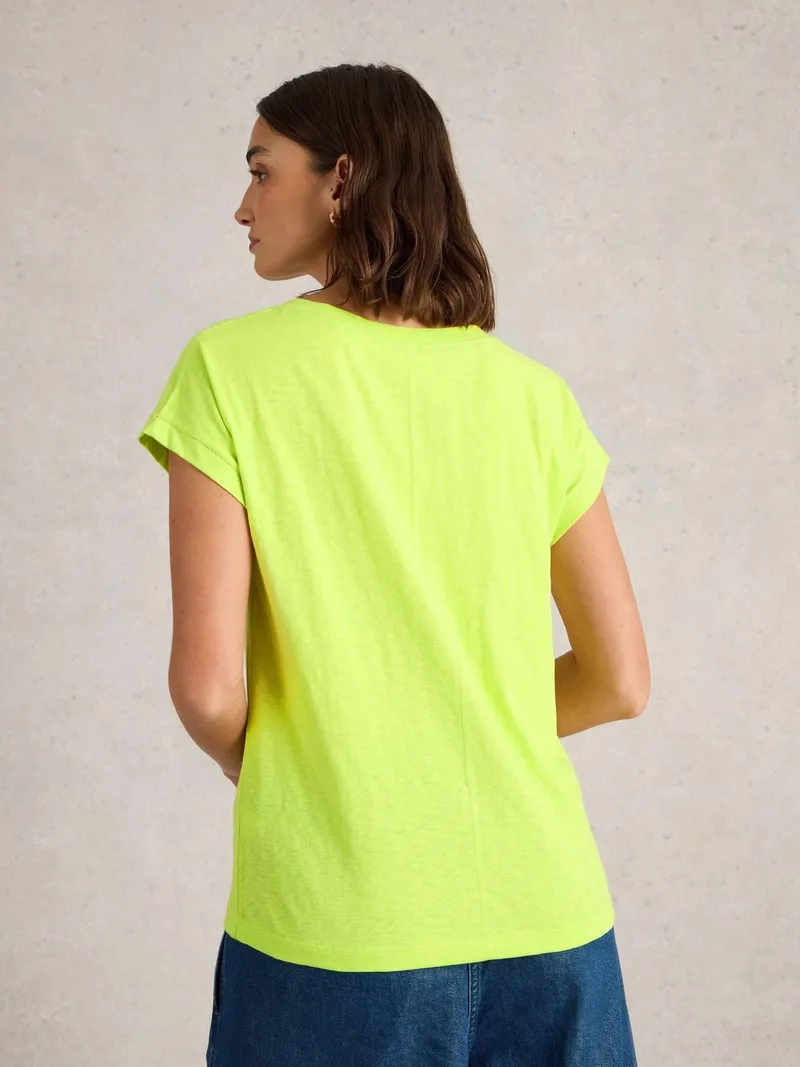 White Stuff T-Shirt Nelly mit Keilausschnitt - 34, Leuchtend gelb, – Produktbild 4 von 4
