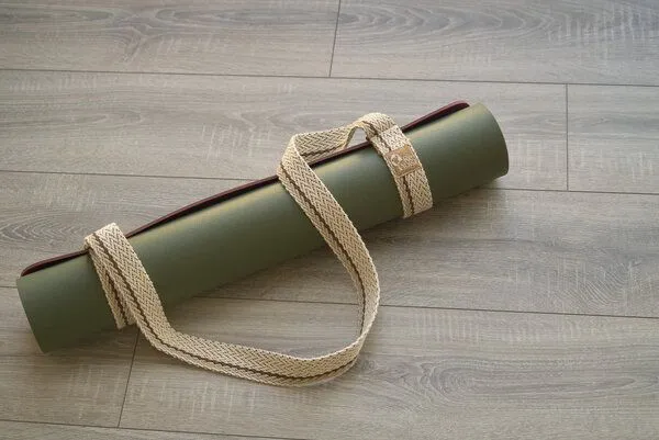 ReYoga ReYoga ReCarry Yogamatten-Tragegurt aus regenerierter Baumwolle, Kokos, – Produktbild 2 von 4