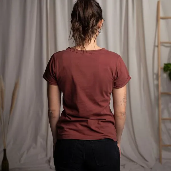 Vresh Clothing Vresh Clothing Vranka - T-Shirt aus Biobaumwolle, Mahagoni, – Produktbild 2 von 4