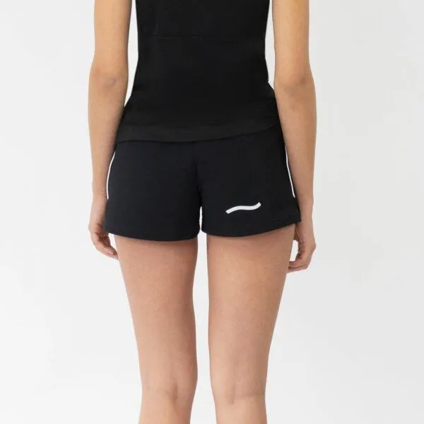 TAO Sportswear TAO Sportswear Lockere Damen Laufshort KIKE mit feststellbarer Reißverschlusstasche – Produktbild 4 von 4