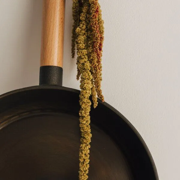 NAKOA NAKOA Polierte Gusseisenpfanne 28 cm – Produktbild 3 von 4