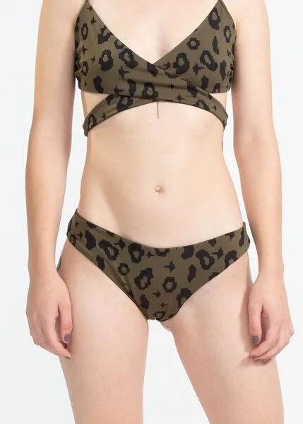 boochen boochen Bikini Slip Arpoador - wendbares Surf Bikini-Unterteil - Prints, Green leopard (khaki), – Produktbild 1 von 4