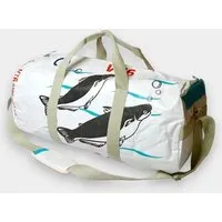 REFISHED fair fashion REFISHED fair fashion Tasche 'SPORTY BAG' - upcycelte Fischfuttersäcke, #fish weiß, – Produktbild 1 von 3