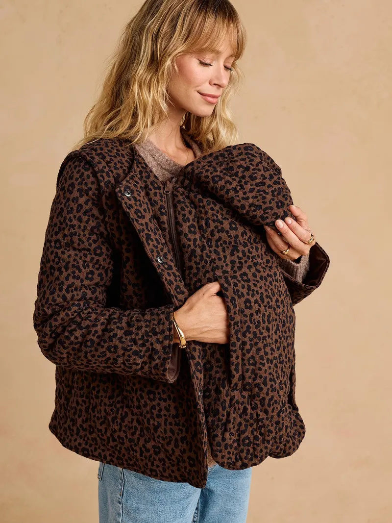 Envie De Fraise 3-in-1-Steppjacke mit Babyeinsatz für Schwangerschaft & Stillzeit, Schokolade leo, – Produktbild 1 von 4